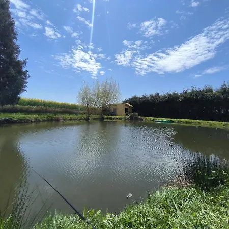 Maison Avec Etang Prive Nyaraló *